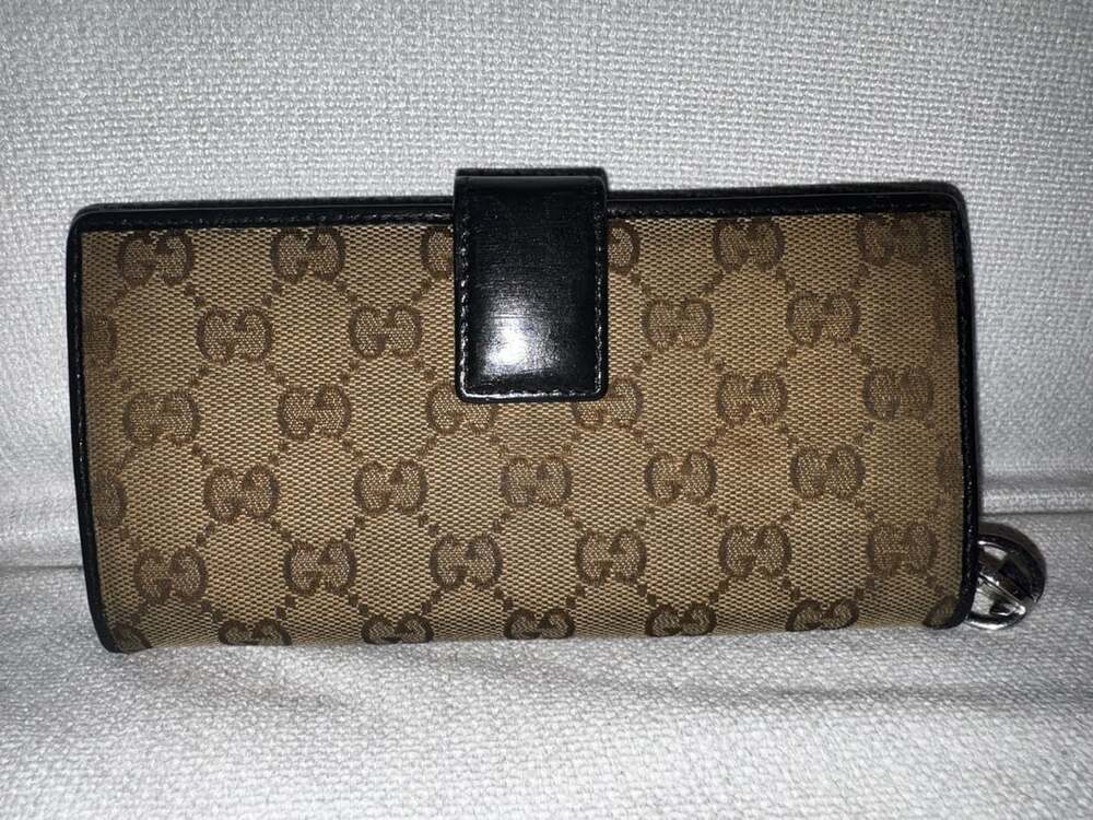 Gucci GG Canvas Charm Continental Wallet Beige Black